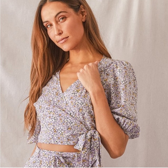 Lulu’s Floral Wrap Top - Picture 1 of 5